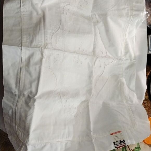 Hand embroidered pillow shams set of 2 - Picture 1 of 4